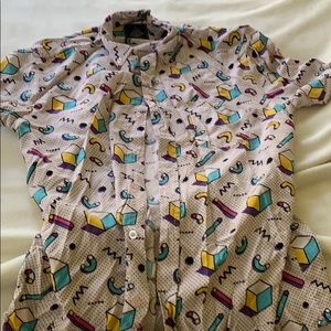 Geometric patterned short sleeve button down